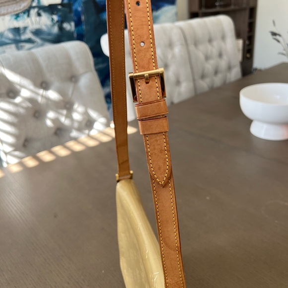 Louis Vuitton Vernis Thompson Street Shoulder Bag - Picture 9 of 14